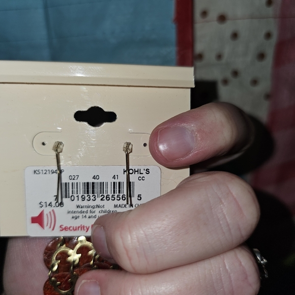 Orange/red dangly earrings - Picture 2 of 2